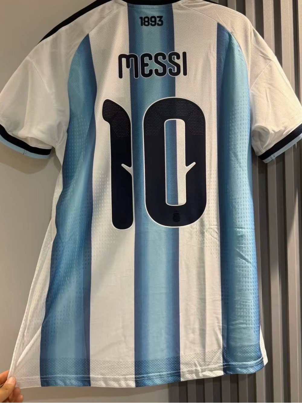Argentina Home Soccer Jersey - White & Light Blue 2026 World Cup - Picture 3 of 4